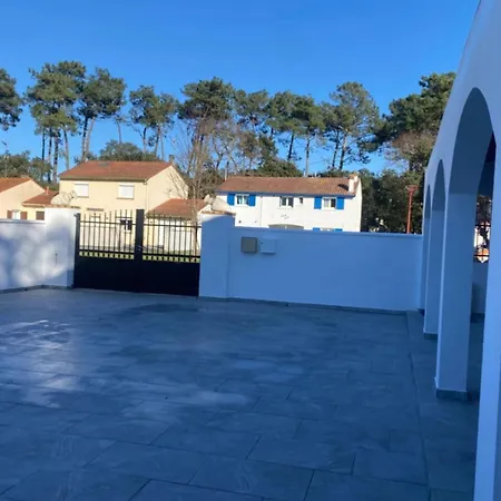 Σπίτι διακοπών Spacious House In Near The
